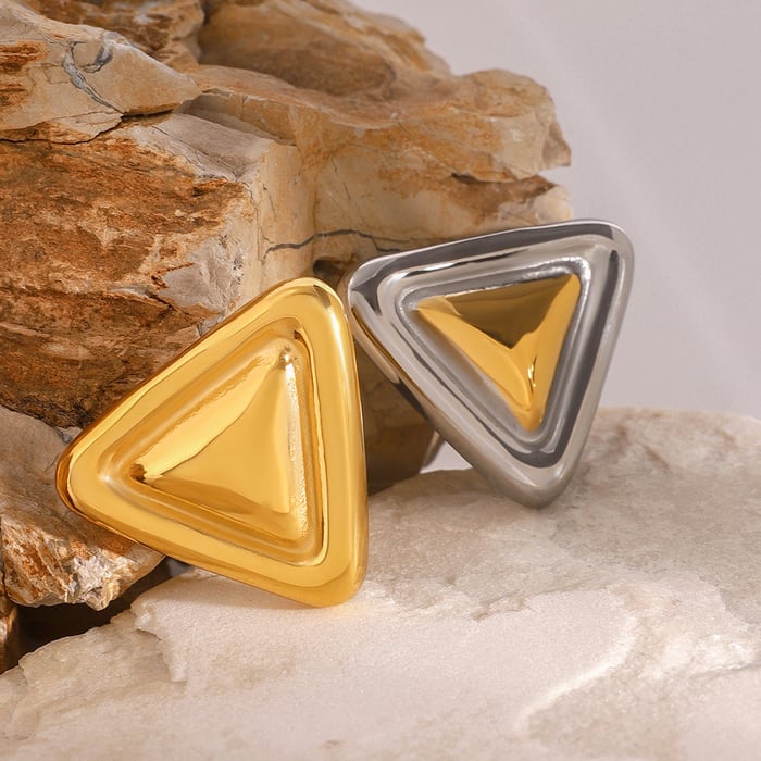 1 Piece Simple Casual Style Triangular Shape Stainless Steel  Gold Color Women's Brooch 